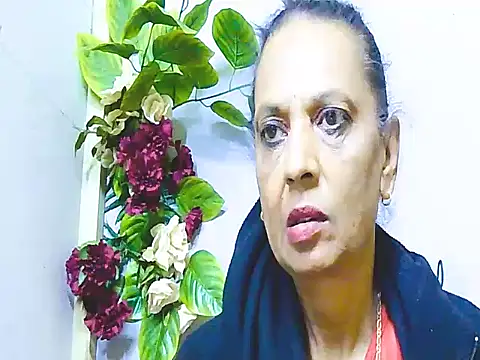 Snapshot of Hot_queen58 chatting on 06/05/26, 05:34 Hot queen58 online show from 06/05/26, 05:34