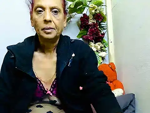 Snapshot of Hot_queen58 chatting on 06/21/26, 08:20 Hot queen58 online show from 06/21/26, 08:20