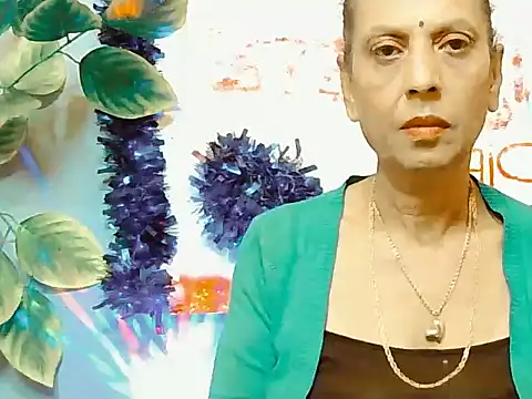 Snapshot of Hot_queen58 chatting on 05/18/26, 06:40 Hot queen58 online show from 05/18/26, 06:40