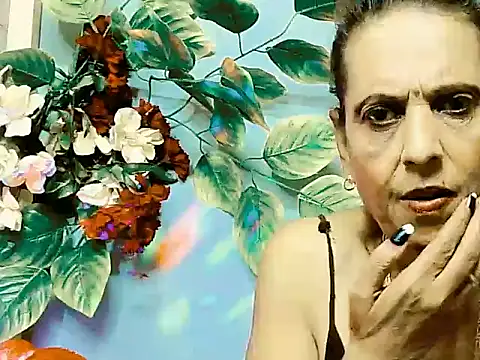 Snapshot of Hot_queen58 chatting on 05/20/26, 05:54 Hot queen58 online show from 05/20/26, 05:54