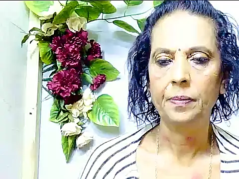 Snapshot of Hot_queen58 chatting on 06/11/26, 03:47 Hot queen58 online show from 06/11/26, 03:47