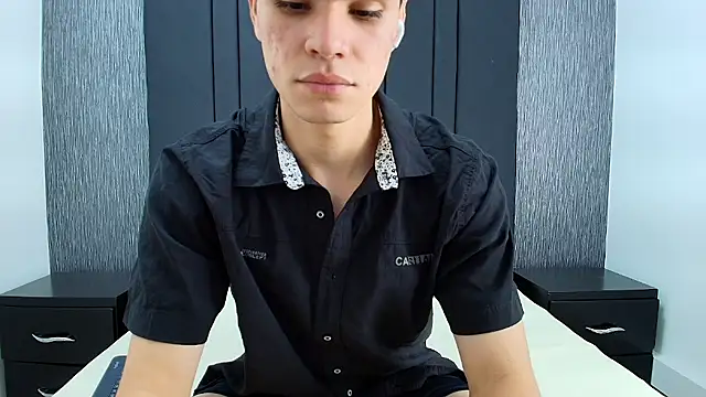 ZANE EVANS online show from 03/31/26, 01:02