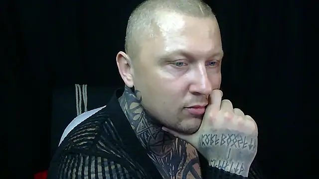 Snapshot of devilWithTats chatting on 05/31/26, 07:14 devilWithTats online show from 05/31/26, 07:14