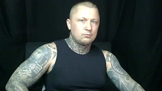 Snapshot of devilWithTats chatting on 05/14/26, 11:07 devilWithTats online show from 05/14/26, 11:07