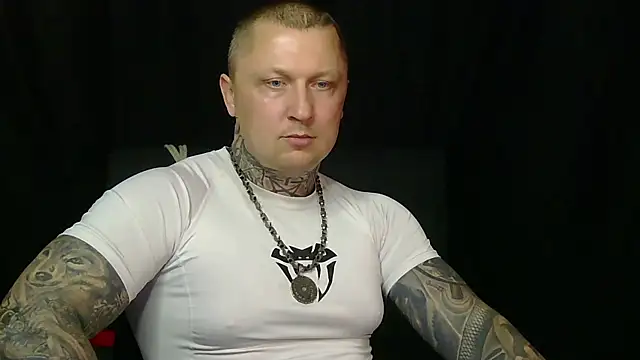 Snapshot of devilWithTats chatting on 06/09/26, 03:02 devilWithTats online show from 06/09/26, 03:02