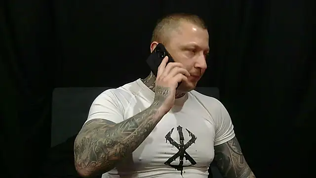 Snapshot of devilWithTats chatting on 05/23/26, 08:02 devilWithTats online show from 05/23/26, 08:02