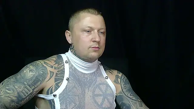 Snapshot of devilWithTats chatting on 04/30/26, 11:17 devilWithTats online show from 04/30/26, 11:17