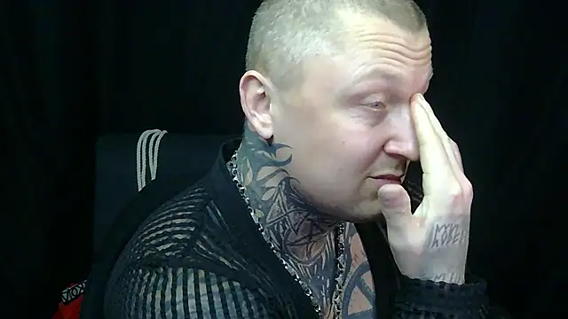 Snapshot of devilWithTats chatting on 06/02/26, 10:04 devilWithTats online show from 06/02/26, 10:04
