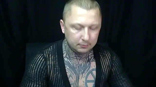 Snapshot of devilWithTats chatting on 05/21/26, 12:02 devilWithTats online show from 05/21/26, 12:02