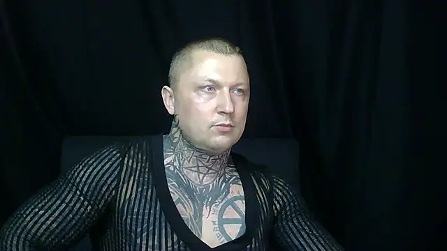 Snapshot of devilWithTats chatting on 04/29/26, 01:26 devilWithTats online show from 04/29/26, 01:26