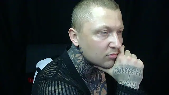 Snapshot of devilWithTats chatting on 05/20/26, 07:27 devilWithTats online show from 05/20/26, 07:27