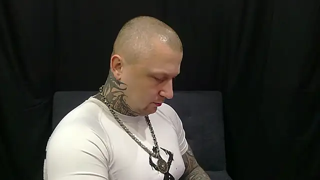 Snapshot of devilWithTats chatting on 05/29/26, 07:58 devilWithTats online show from 05/29/26, 07:58