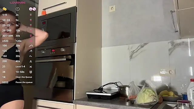 AlexaDeviliciouss online show from 04/06/26, 04:30