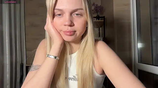 Snapshot of AlexaDeviliciouss chatting on 05/18/26, 05:07 AlexaDeviliciouss online show from 05/18/26, 05:07