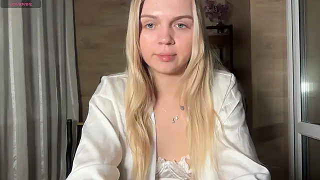Snapshot of AlexaDeviliciouss chatting on 05/11/26, 04:04 AlexaDeviliciouss online show from 05/11/26, 04:04
