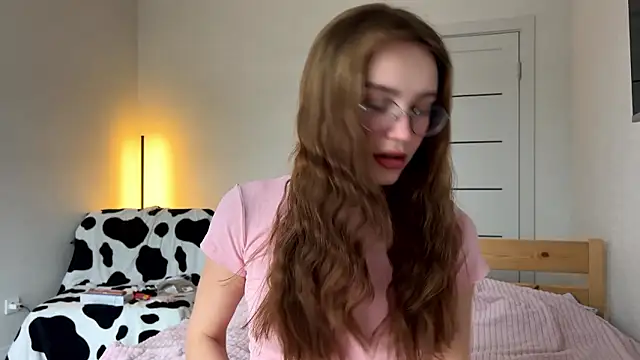 Lolatatee online show from 03/26/26, 04:11