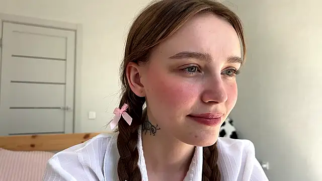 Lolatatee online show from 03/11/26, 11:15