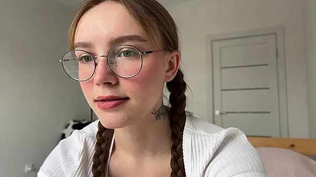 Lolatatee online show from 03/20/26, 07:42