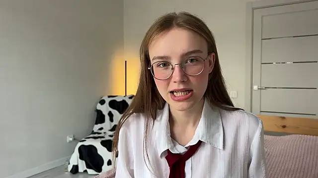 Lolatatee online show from 03/25/26, 05:07