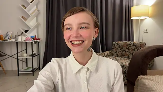 Snapshot of Lolatatee chatting on 06/02/26, 05:13 Lolatatee online show from 06/02/26, 05:13