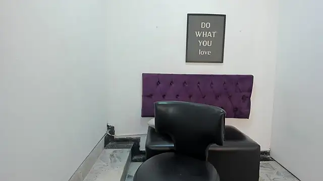 Snapshot of TomBoy_Natali chatting on 06/19/26, 11:05 TomBoy Natali online show from 06/19/26, 11:05