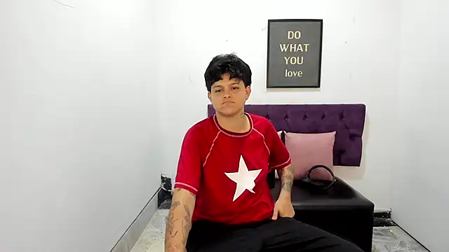 TomBoy Natali online show from 04/15/26, 07:07