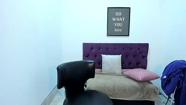 TomBoy Natali online show from 03/19/26, 12:16