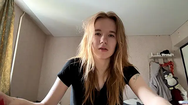 Snapshot of LeomaJee chatting on 06/19/26, 10:32 LeomaJee online show from 06/19/26, 10:32