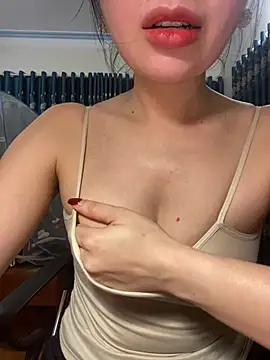 Liisa loveU online show from 04/10/26, 10:33