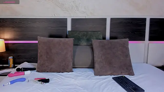 Natalia Cruzz online show from 04/12/26, 10:07