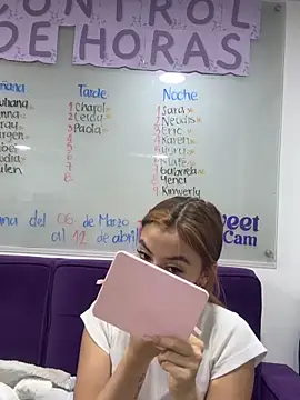   Nahomy online show from 04/07/26, 11:34