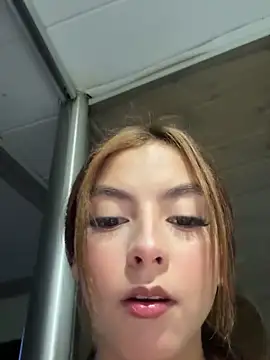   Nahomy online show from 04/01/26, 03:52