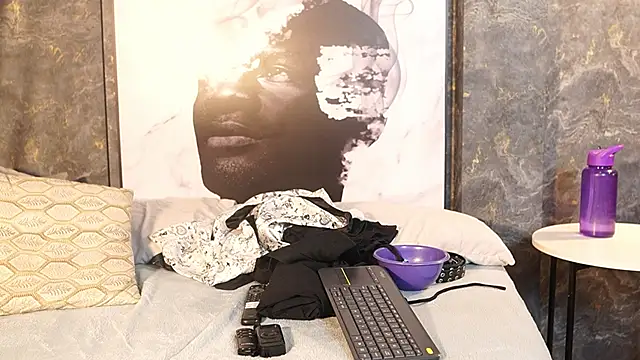 Mia and Belmonth online show from 03/22/26, 06:31