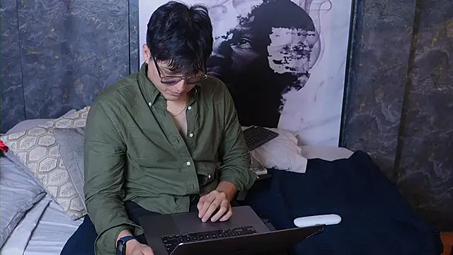 Mia and Belmonth online show from 04/13/26, 06:45