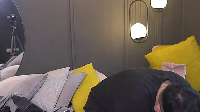 Mia and Belmonth online show from 03/27/26, 06:53