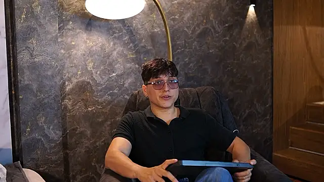 Mia and Belmonth online show from 03/29/26, 07:26