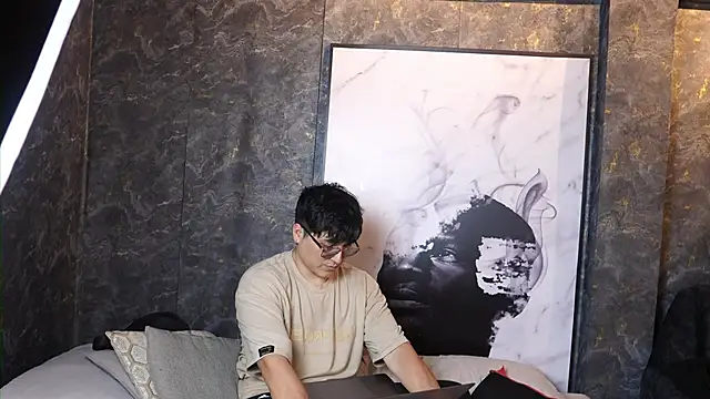 Mia and Belmonth online show from 04/11/26, 06:55