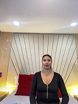 Snapshot of AnitaMore_ chatting on 04/13/26, 04:33 AnitaMore online show from 04/13/26, 04:33