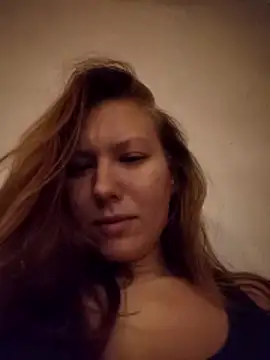 Snapshot of August_Shine chatting on 03/31/26, 06:32 August Shine online show from 03/31/26, 06:32