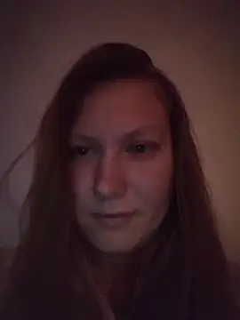 August Shine online show from 04/21/26, 06:14