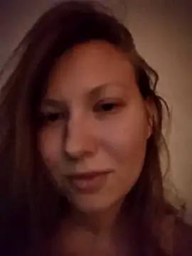 Snapshot of August_Shine chatting on 04/10/26, 06:48 August Shine online show from 04/10/26, 06:48