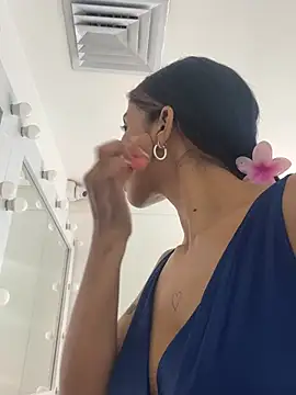 VioletaHills  online show from 03/25/26, 12:26