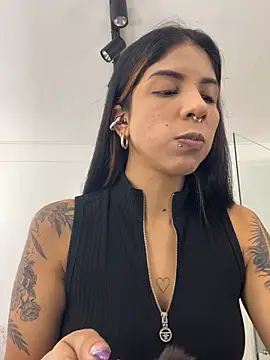 Snapshot of VioletaHills_ chatting on 07/01/26, 12:16 VioletaHills online show from 07/01/26, 12:16