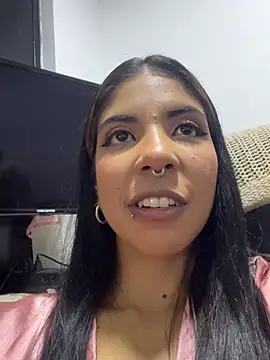 Snapshot of VioletaHills_ chatting on 05/10/26, 02:08 VioletaHills online show from 05/10/26, 02:08