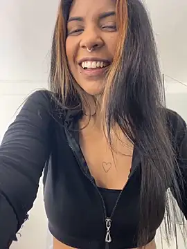Snapshot of VioletaHills_ chatting on 06/19/26, 12:11 VioletaHills online show from 06/19/26, 12:11
