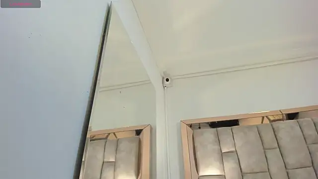 Titan Moreno  online show from 04/09/26, 12:11