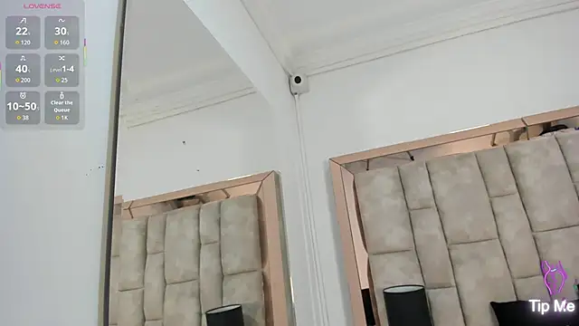 Titan Moreno  online show from 03/27/26, 12:06