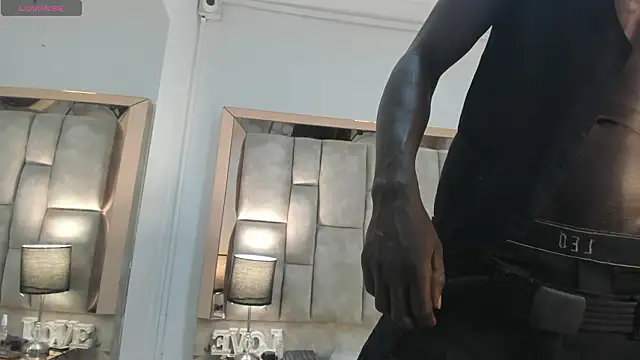 Titan Moreno  online show from 03/28/26, 12:06