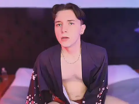 hollannd  online show from 03/25/26, 03:11