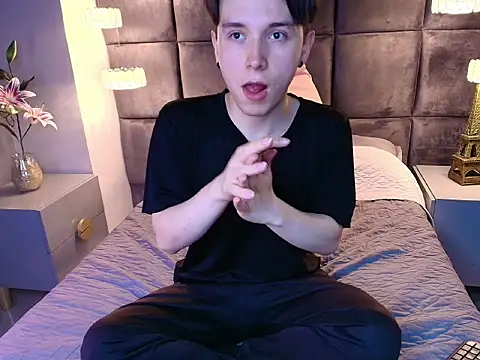 hollannd  online show from 05/27/26, 03:30